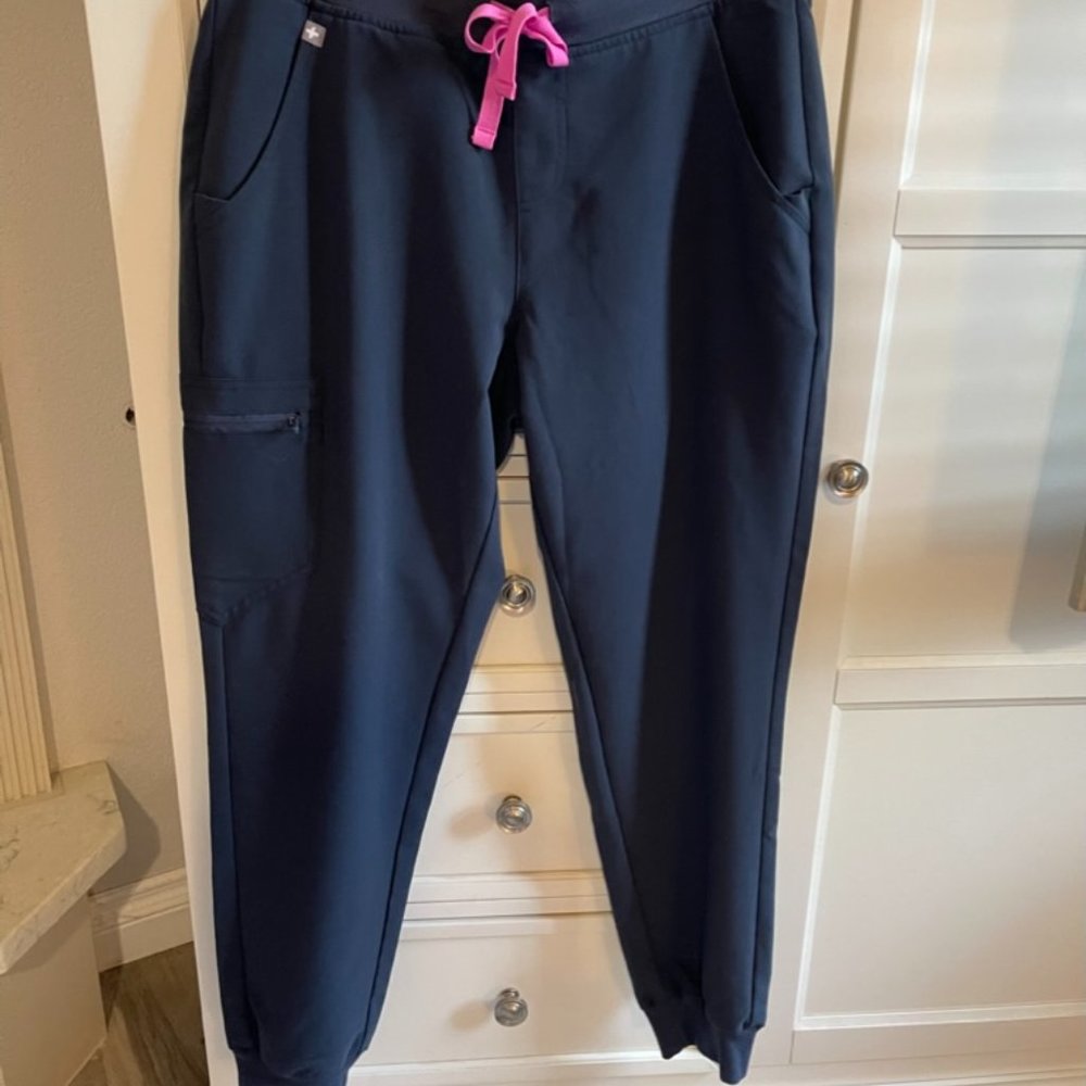 FIGS Scrub Pants Zamora MED/REG & Catarina SLIM Scrub Top LRG -Night Sky
